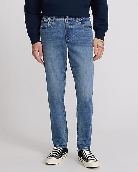 MEDIUM WASH