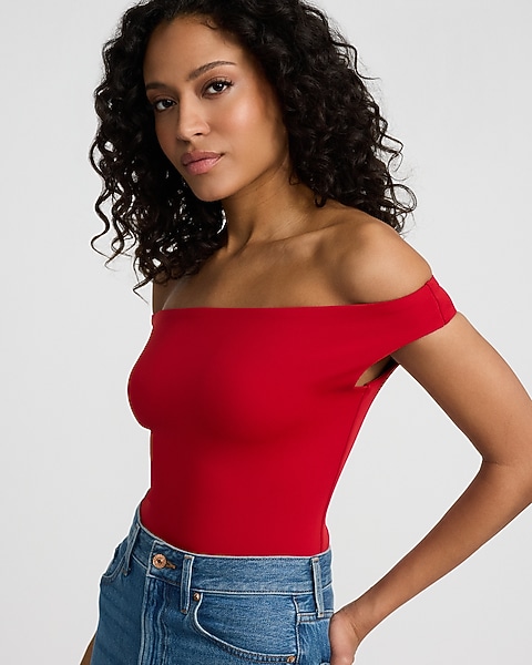 LIPSTICK RED