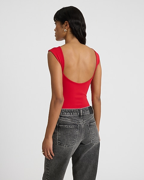 LIPSTICK RED