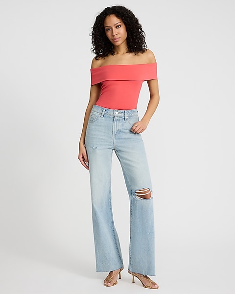 HOT CORAL