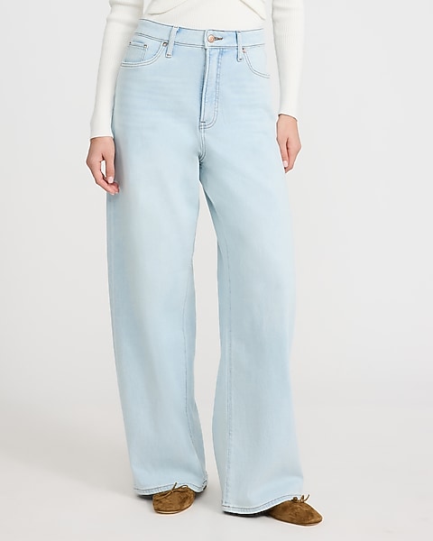 MEDIUM WASH