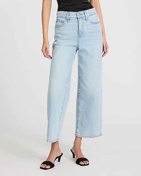 MEDIUM WASH