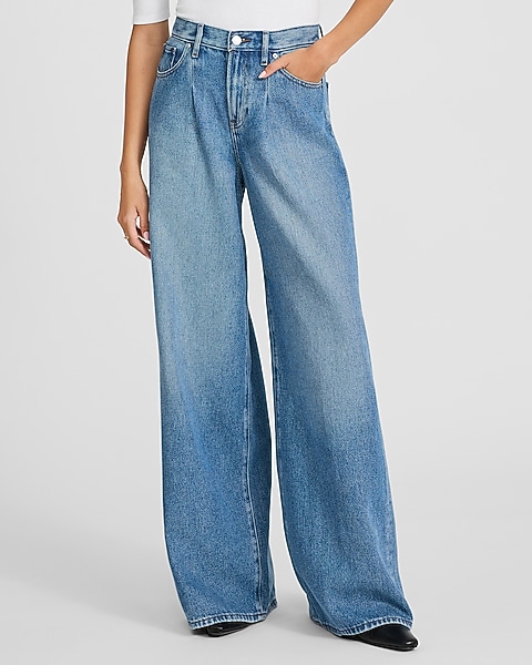 MEDIUM WASH