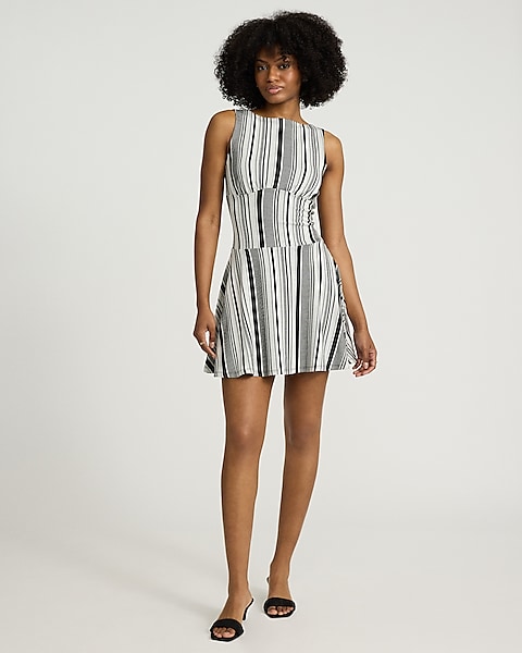 BLACK AND WHITE STRIPE